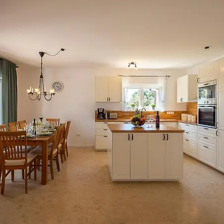 Ferienhaus Amazing In Vodnjan